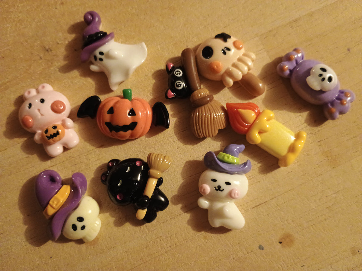 10pcs Halloween/Fall Cabochons - spooky cute mix