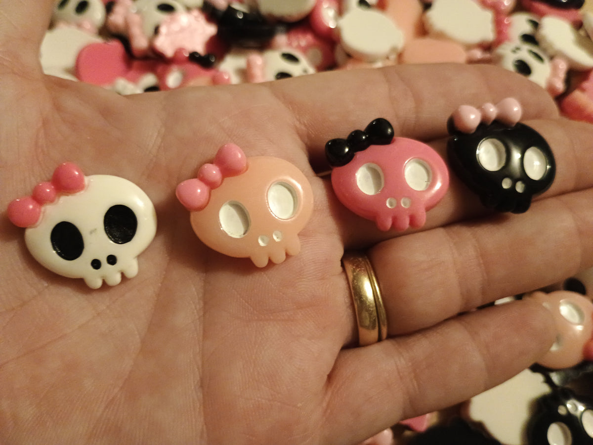 8pcs Halloween/Fall Cabochons - cute skulls