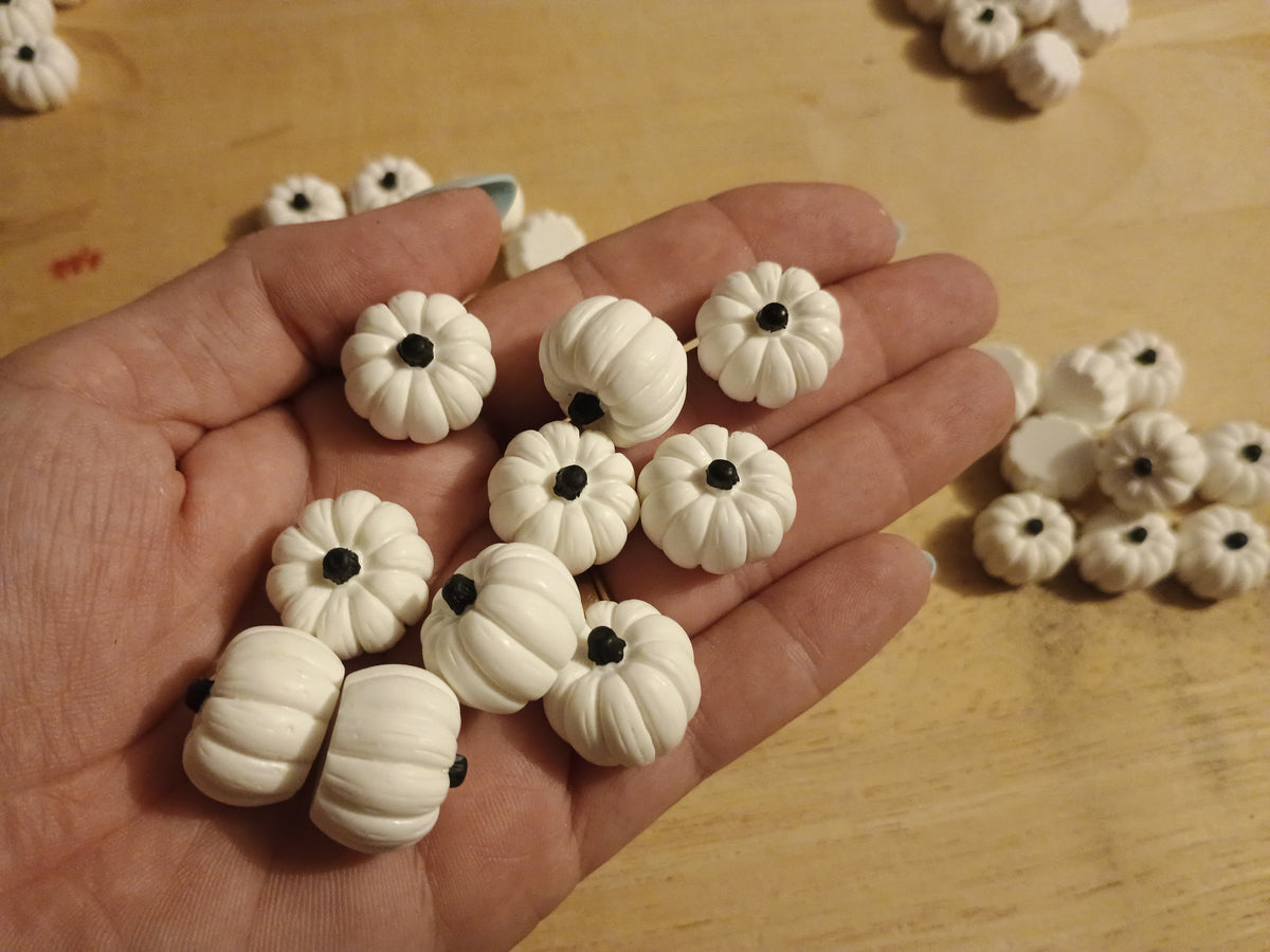 10pcs Halloween/Fall Cabochons - pumpkins
