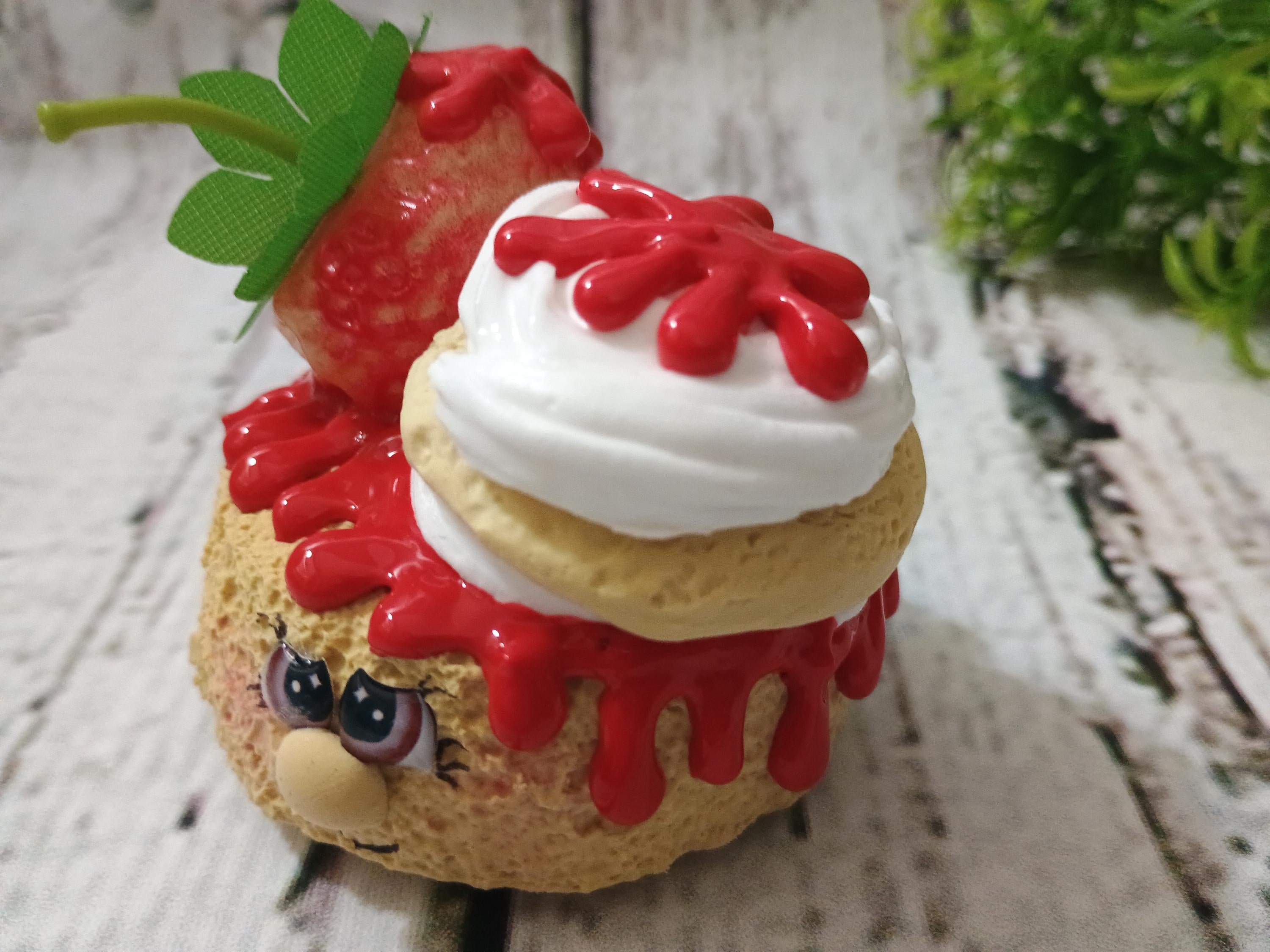 3inch strawberry shortcake Desk buddy cuties!