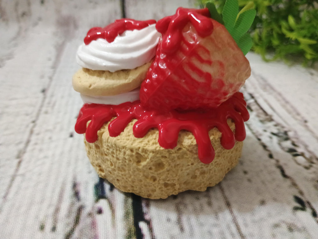 3inch strawberry shortcake Desk buddy cuties!