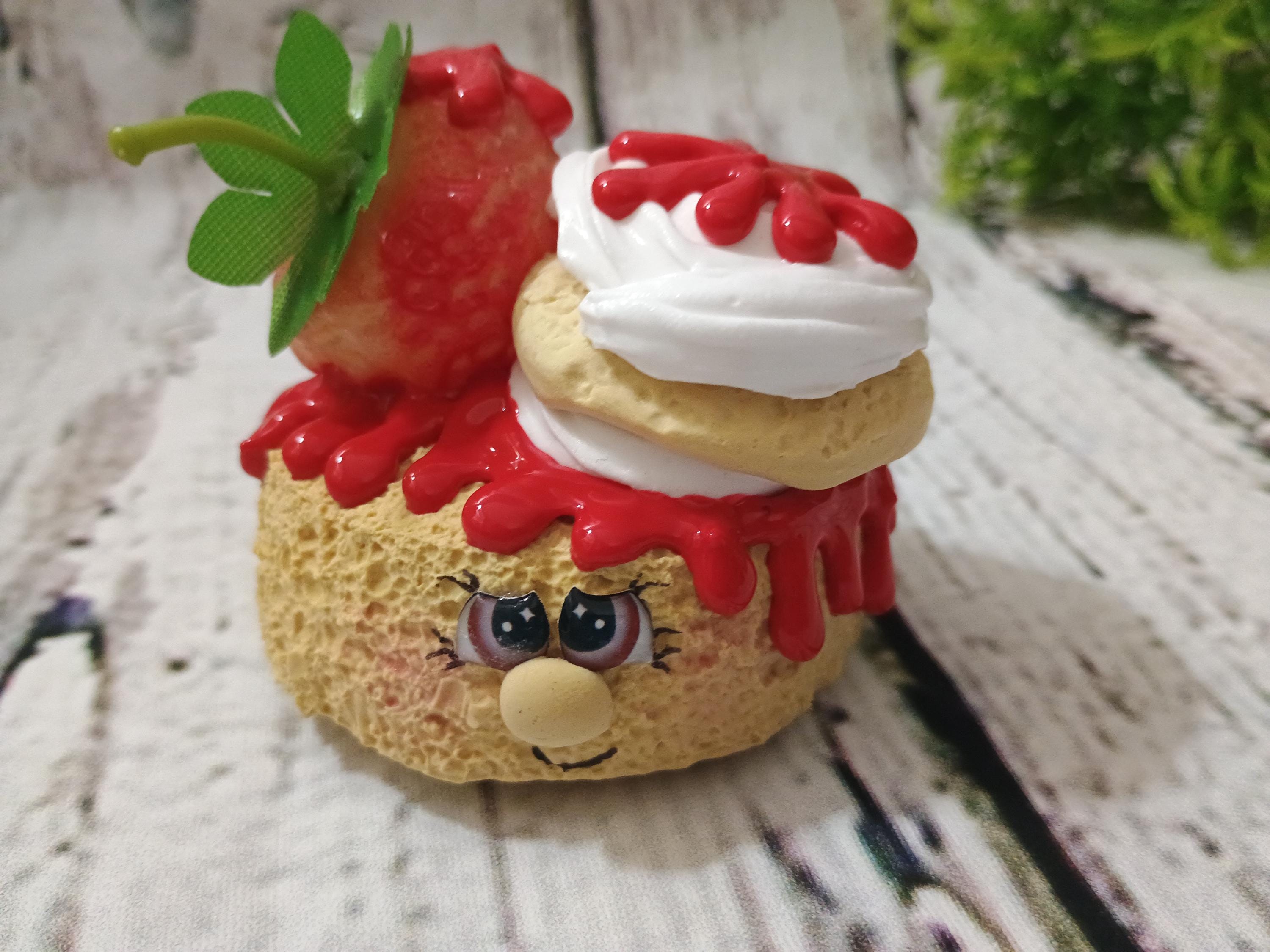 3inch strawberry shortcake Desk buddy cuties!