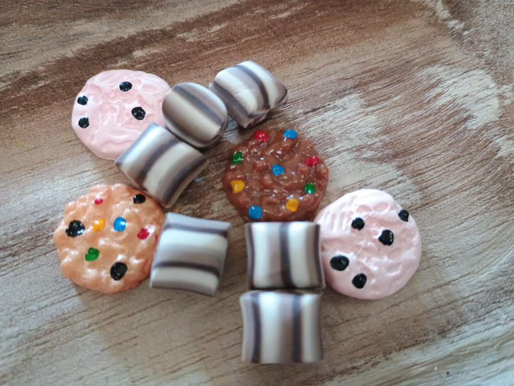 Cookie mix cabachon charms