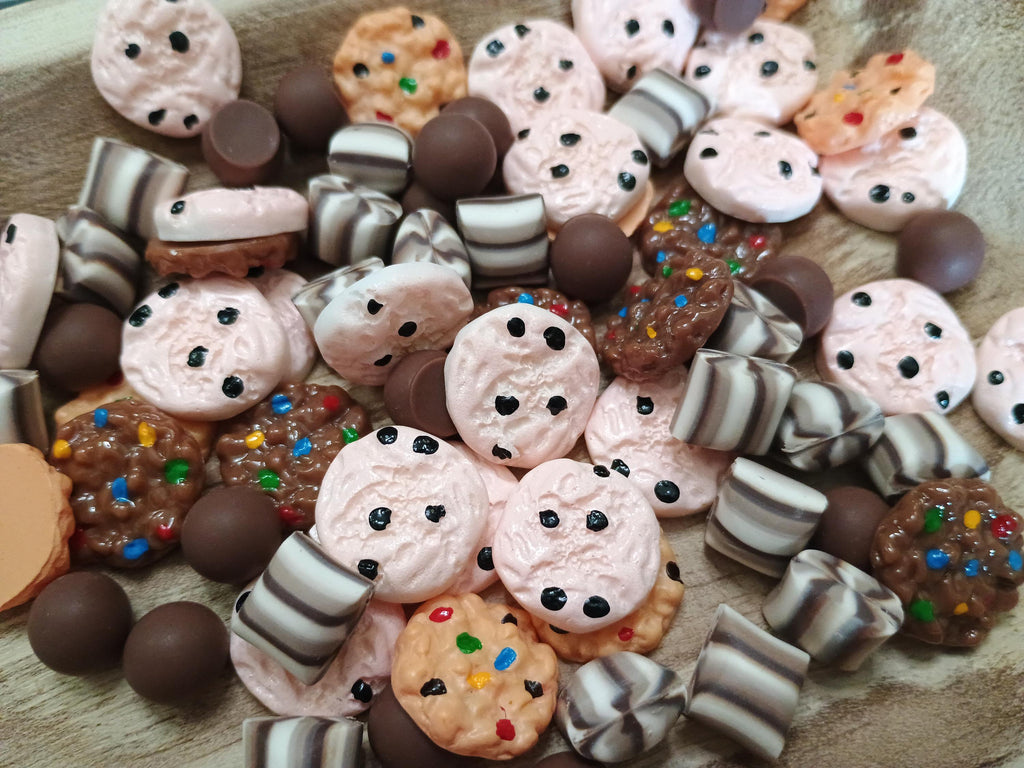 Cookie mix cabachon charms