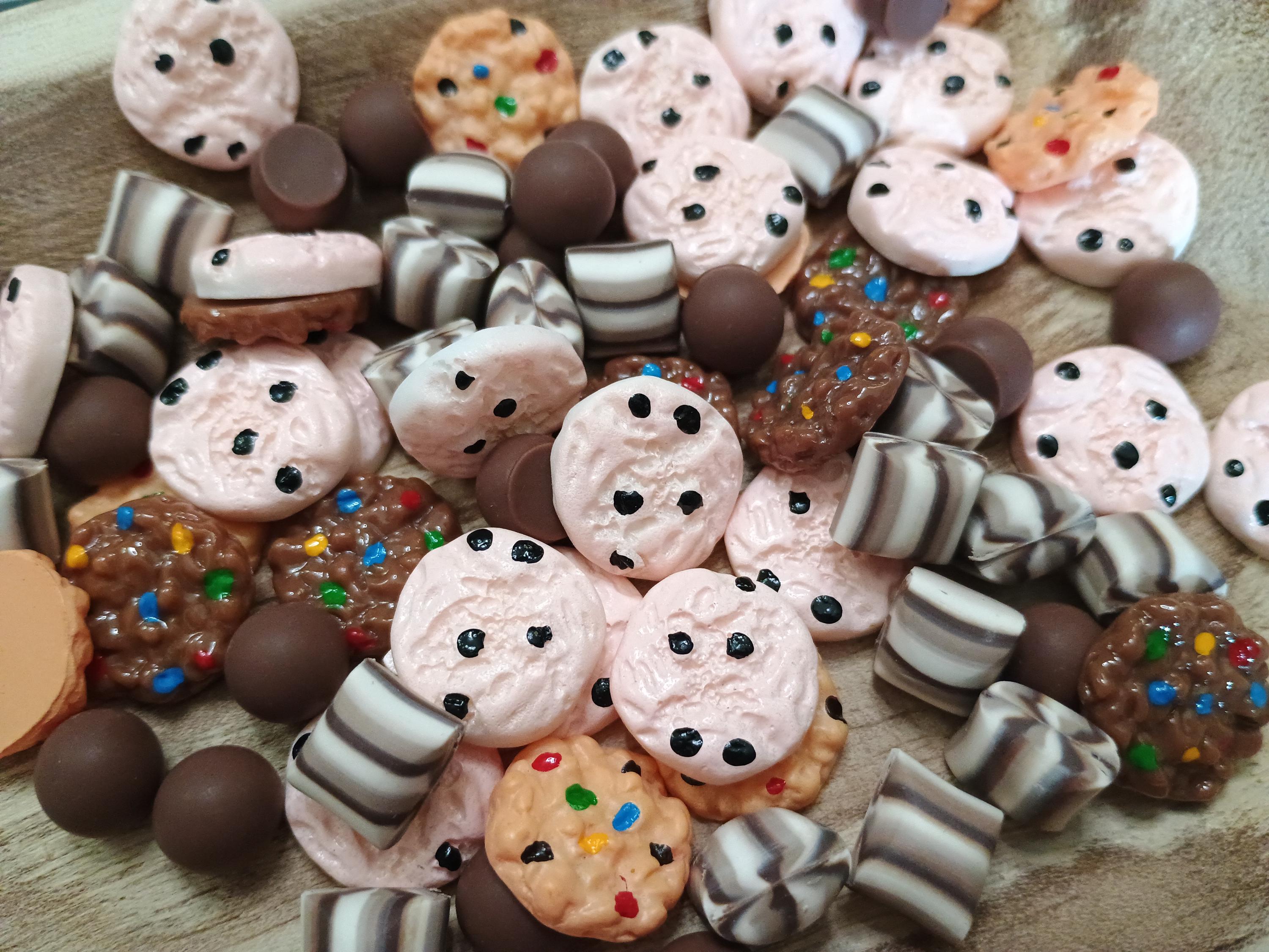 Cookie mix cabachon charms