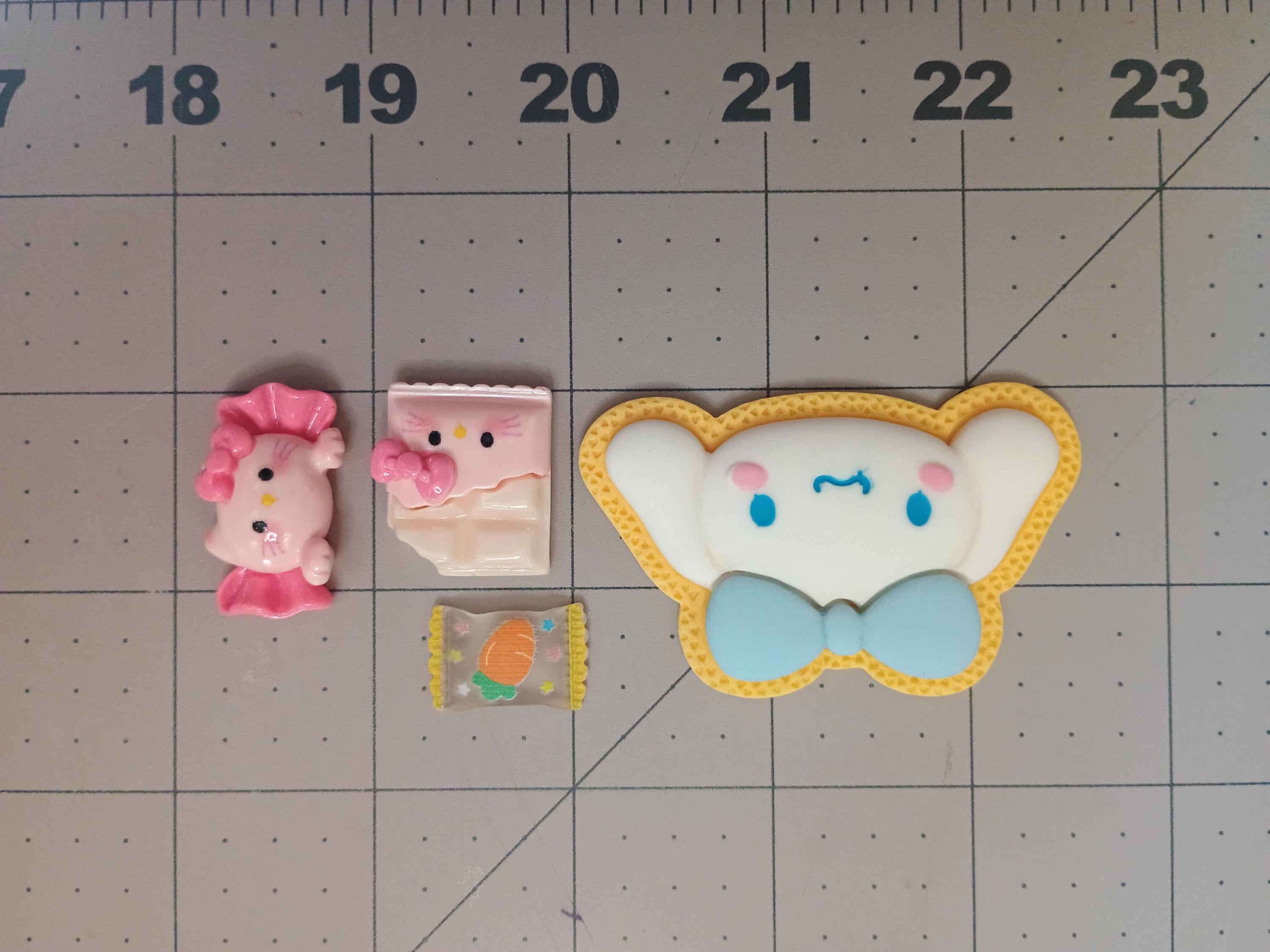 4pcs cabachons/ JUMBO kitty tart