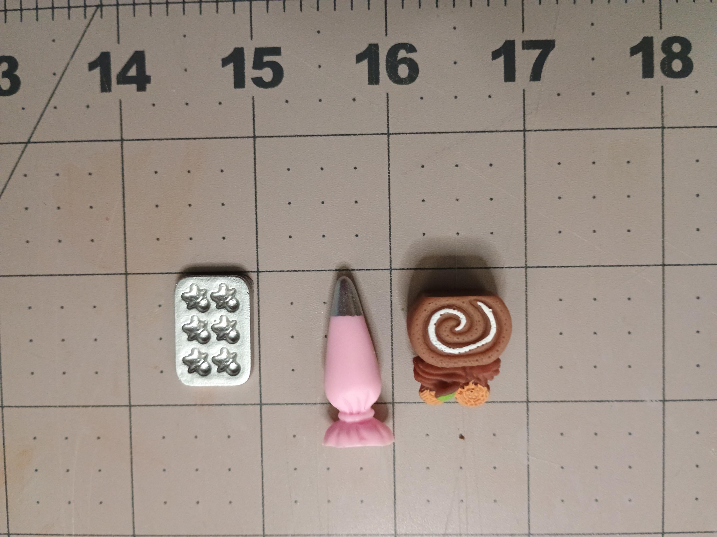 10pcs cabachons/ bakers mix