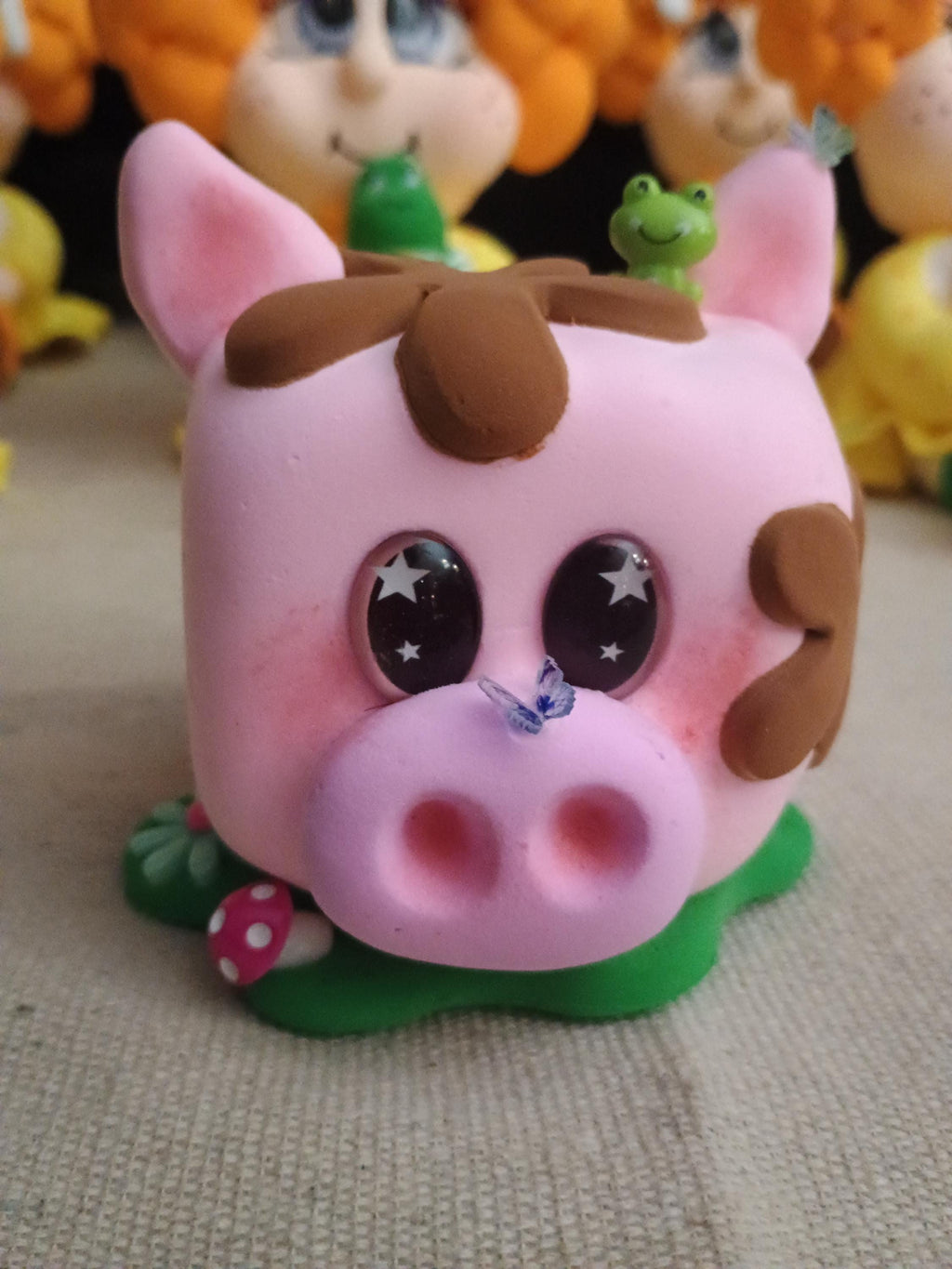 clay pig cuties! Pink pig and butterfly desk office teacher gift