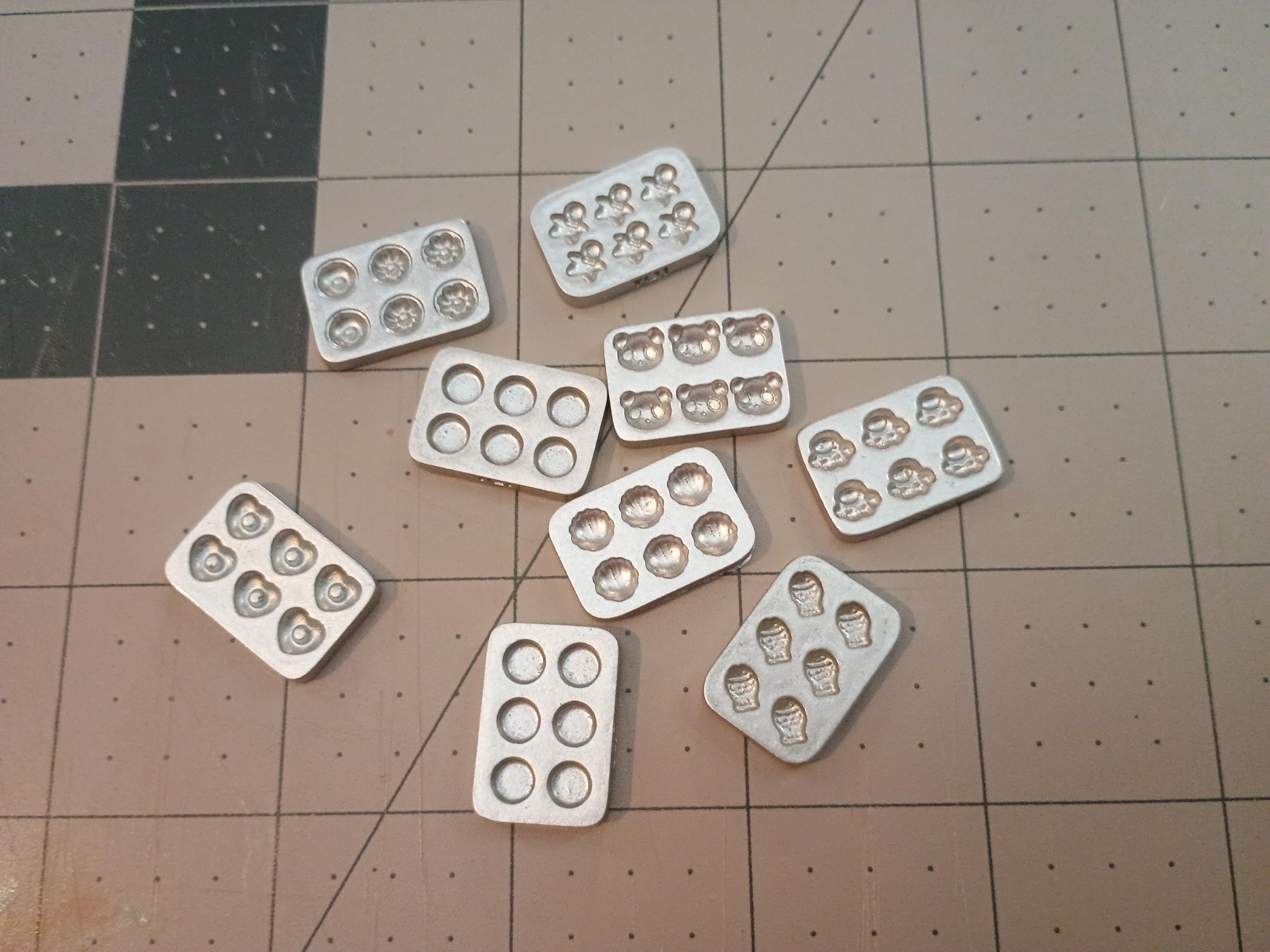 10pcs cabachons/ bakers mix