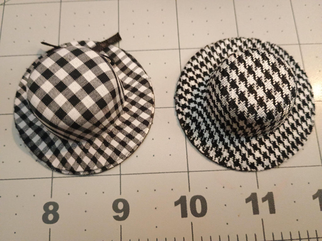Mini hat /  cabachon charms