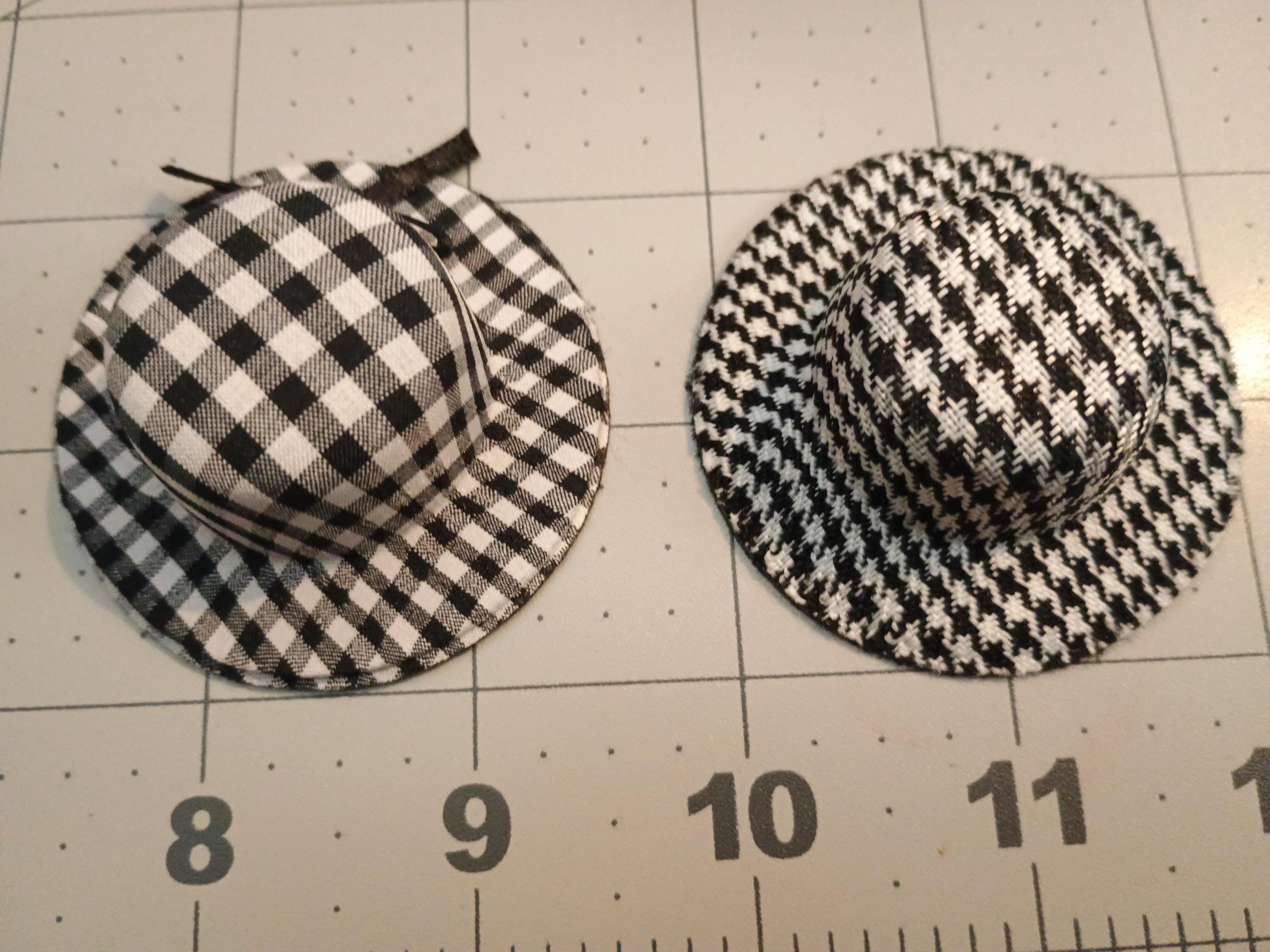 Mini hat /  cabachon charms